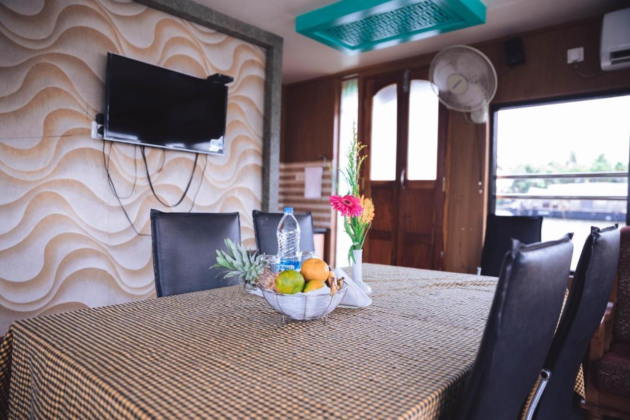 Kera Houseboats Alleppey Alappuzha ภายนอก รูปภาพ