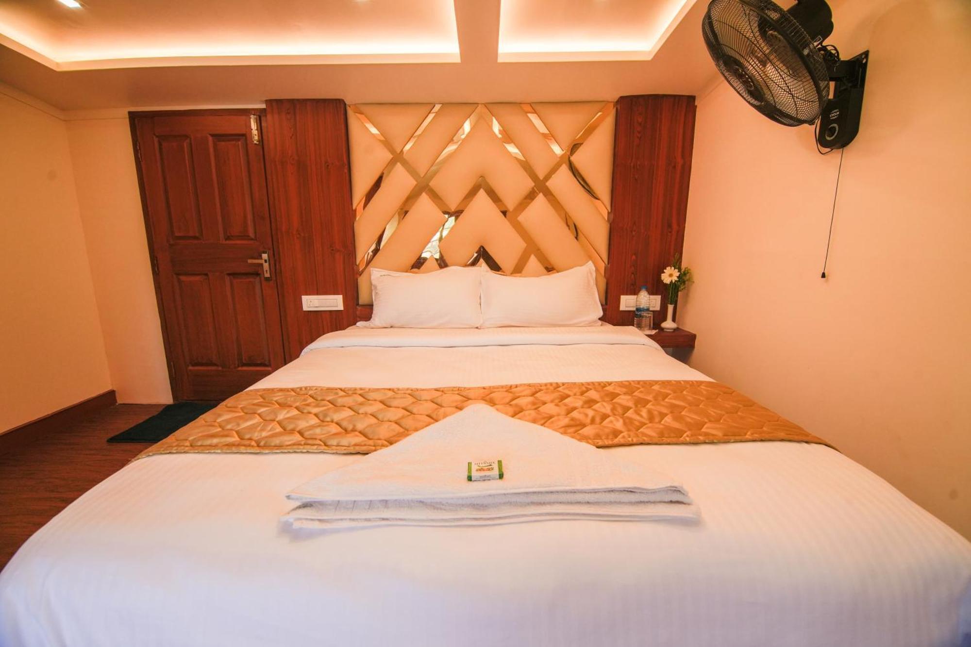 Kera Houseboats Alleppey Alappuzha ภายนอก รูปภาพ